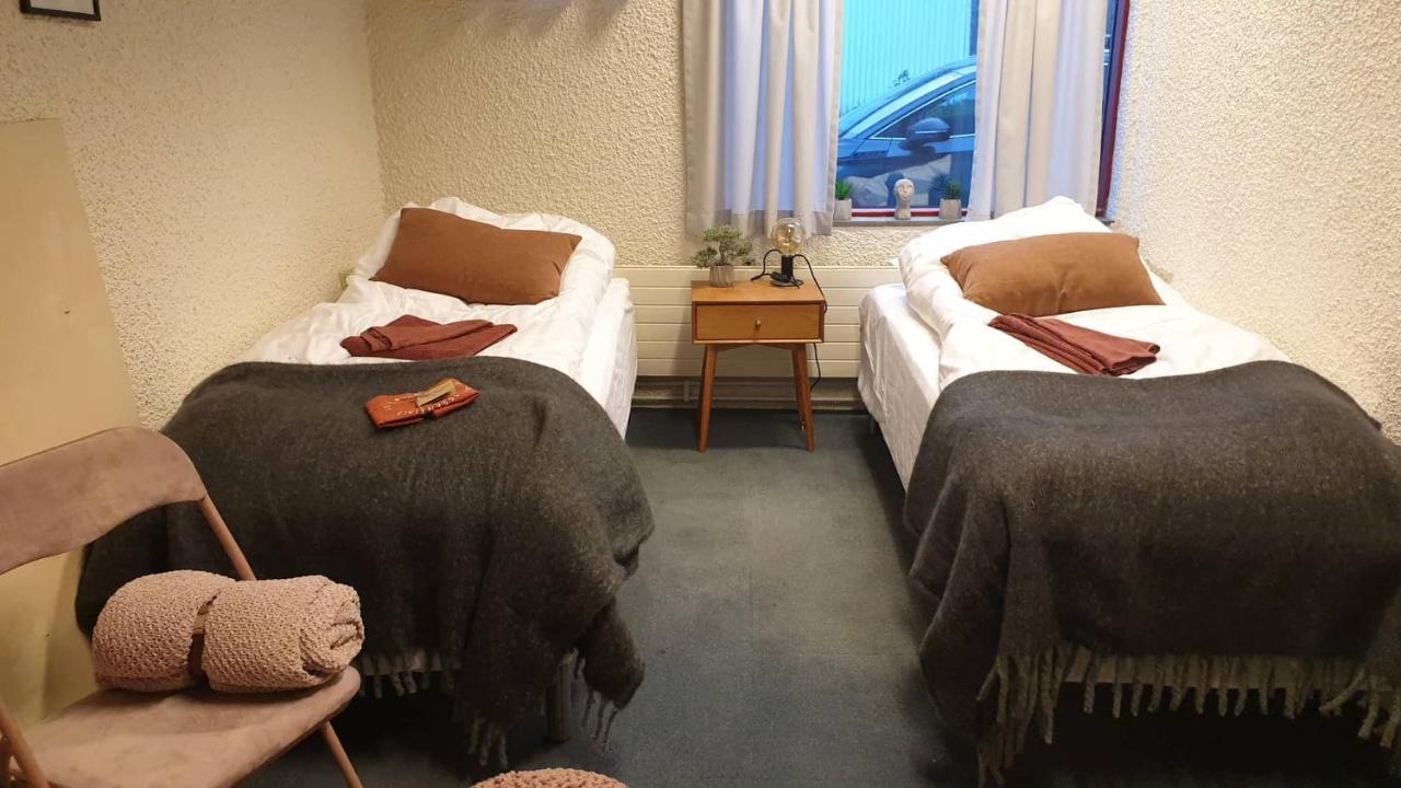 The Bank Sleeping Guesthouse Neskaupstaður Eksteriør bilde