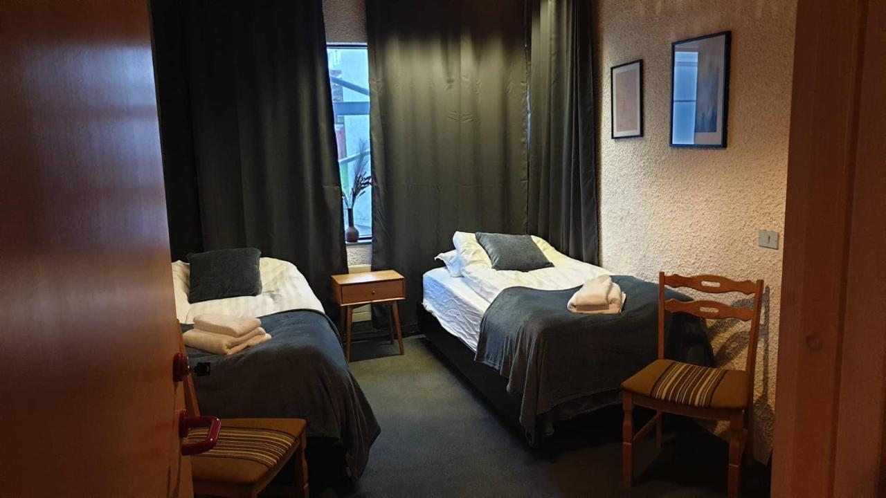 The Bank Sleeping Guesthouse Neskaupstaður Eksteriør bilde